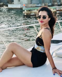 Ashu Reddy:  బికినీలో అషూరెడ్డి అందాల దండయాత్ర