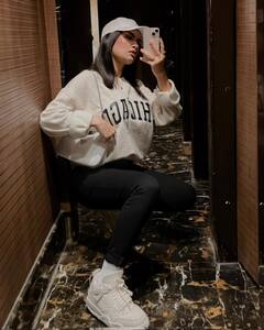 Avneet Kaur अपने स्टाइलिश लुक से गिराती हैं कहर, कातिलाना लुक देख फैंस को जाते हैं मदहोश