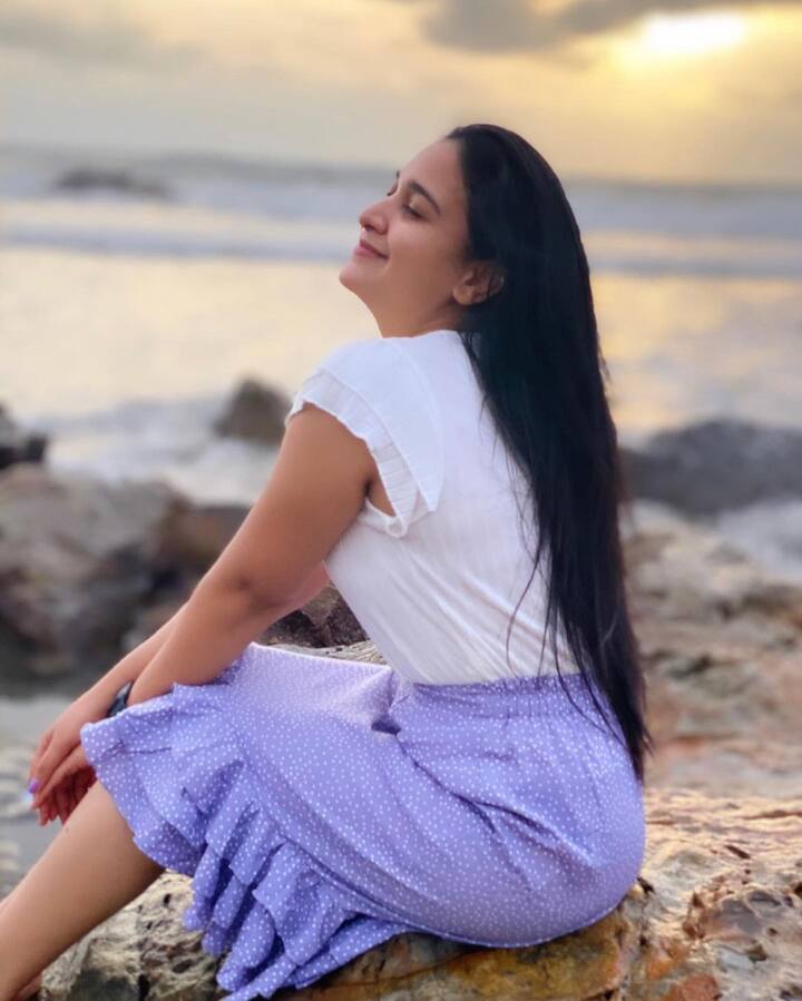 అందం,నటనతో అతి తక్కువ సమయంలోనే మంచి పేరు సంపాదించుకుంది. మోడల్ గా కెరీర్ స్టార్ట్ చేసిన రసజ్ఞ...మహానటి, నాటకం, కథనం, రౌడీ బేబీ సహా పలు షార్ట్ ఫిలిమ్స్ లో నటించింది. 'లవ్ బర్డ్స్', 'రొమాంటిక్ గర్ల్ ఫ్రెండ్' వెబ్ సిరీస్ లో నటించింది.