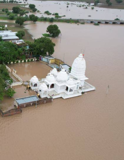 राज्यात मुसळधार पाऊस, अनेक ठिकाणी पूरस्थिती