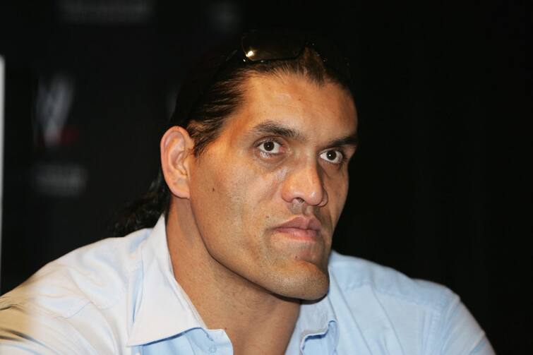 'The Great Khali' confronted with toll plaza people, slapped on the beach road, Watch Video आयडी मागितल्यानंतर टोल प्लाझा कर्मचाराच्या कानशिलात लगावली? डब्लूडब्लूई स्टार 'द ग्रेट खली'चा व्हिडिओ होतोय व्हायरल