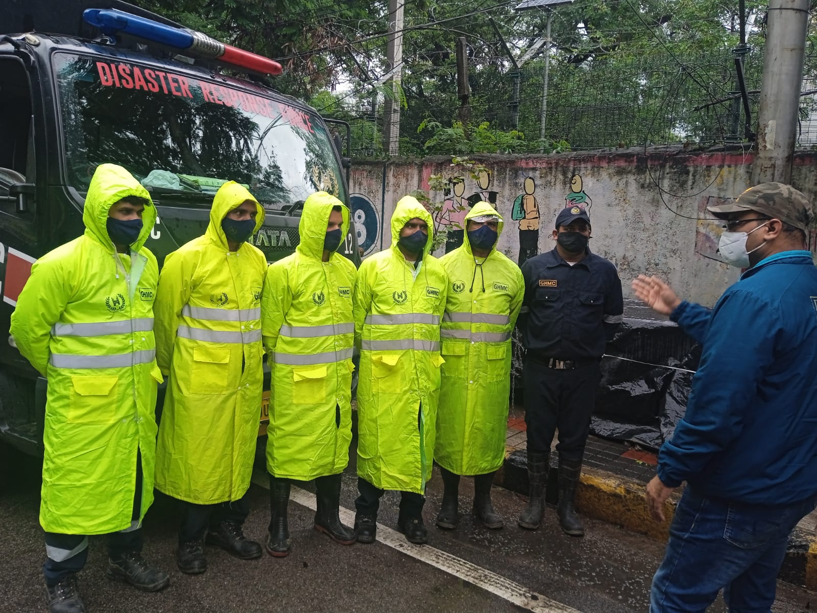 Hyderabad Rains: హైదరాబాద్‌లో భీకరగాలులు, వర్షం! వచ్చే 12 గంటలు ఇంతే - GHMC వార్నింగ్