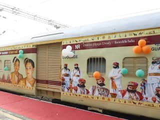 IRCTC: ஐ.ஆர்.சி.டி.சி., அறிமுகம் செய்துள்ள 13 நாள் சூப்பர் சுற்றுலா பேக்கேஜ்! முழு விவரம் இங்கே!