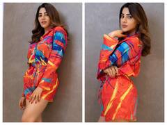 Nikki Tamboli Pics: कलरफुल शॉर्ट ड्रेस में कहर ढाती दिखीं निक्की तंबोली, सिंपल लुक में भी लगीं बेहद खूबसूरत