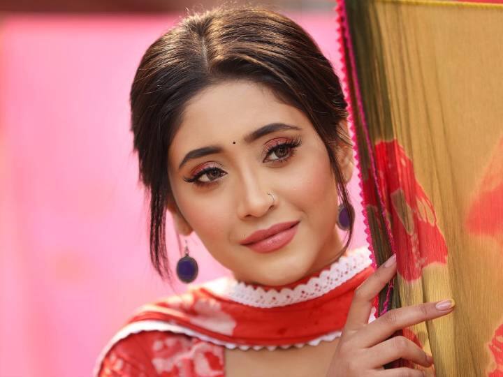 Shivangi Joshi remember when she was mocked by actors शूटिंग के दौरान दो एक्टर्स ने Shivangi Joshi से कह दी थी ऐसी बात, रो पड़ी थीं एक्ट्रेस