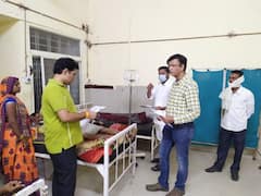 Sagar News: हैंडपंप का दूषित पानी पीने से 60 से अधिक लोग बीमार, 25 की हालत गंभीर, स्वास्थ्य विभाग की टीम कर रही है जागरूक