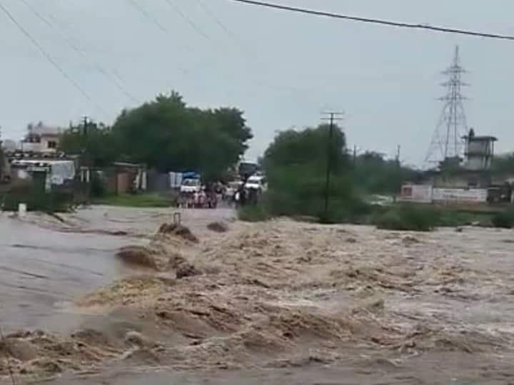 maharashtra rain claimed many deaths in this season cm eknath shinde visits Vidarbha Maharashtra Rain: भारी बारिश से गढ़चिरौली में 5 लोगों की मौत, सीएम और डिप्टी सीएम ने विदर्भ इलाके का किया दौरा