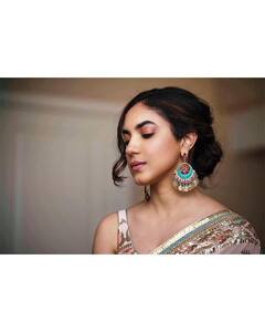 Ritu Varma: క్లాసీ లుక్ లో రీతూవర్మ - క్యూట్ పిక్స్ వైరల్