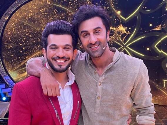 Ranbir Kapoor Arjun Bijlani: क्लासमेट रहे हैं रणबीर कपूर और अर्जुन बिजलानी, 'शमशेरा' एक्टर ने किया खुलासा, दिल छू लेगा वीडियो Ranbir Kapoor Arjun Bijlani: क्लासमेट रहे हैं रणबीर कपूर और अर्जुन बिजलानी, 'शमशेरा' एक्टर ने किया खुलासा, दिल छू लेगा वीडियो