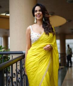 એક્ટ્રેસ મલ્લિકા શેરાવતનો જોવા મળ્યો બોલ્ડ સાડી અંદાજ, જુઓ વાયરલ તસવીરો