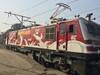 Jabalpur News: ट्रेन दौड़ाने के साथ-साथ अब इस तरह से पैसे कमा रहे हैं रेलवे के इंजन, पश्चिम मध्य रेलवे ने किया करार