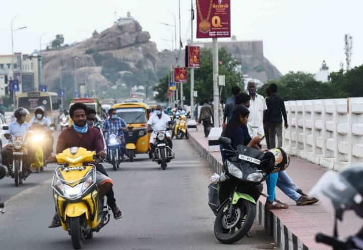 Trichy Cauvery Bridge will be closed next month for maintenance work, officials said. திருச்சி காவிரி  பாலம் பராமரிப்பு பணிக்காக அடுத்த மாதம் மூடப்படுகிறது - அதிகாரிகள் தகவல்