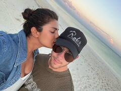 Priyanka Nick: झील के बीचो-बीच रोमांटिक हुए प्रियंका और निक, सामने आई बेहद खूबसूरत तस्वीर