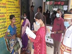 சான்றிதழ்களுக்கு அதிக கட்டணம் வசூல் - திருவாரூரில் இ-சேவை மையத்தில் கலெக்டர் திடீர் ரெய்டு..!