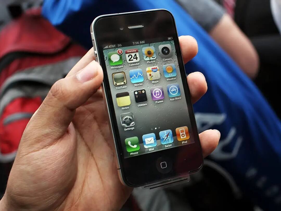 Old Smartphone: Know these things before buying an old smartphone, otherwise you will suffer a loss Old Smartphone: ਪੁਰਾਣਾ ਸਮਾਰਟਫ਼ੋਨ ਖਰੀਦਣ ਤੋਂ ਪਹਿਲਾਂ ਜਾਣੋ ਇਹ ਗੱਲਾਂ, ਨਹੀਂ ਤਾਂ ਝੱਲਣਾ ਪਵੇਗਾ ਨੁਕਸਾਨ