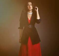 Jennifer Winget ਦਾ ਹੁਸਨ ਹੈ ਜਾਦੂ, ਗਲੈਮਰਸ ਅਦਾਵਾਂ ਦੇਖ ਫੈਨਜ਼ ਹੋ ਰਹੇ ਬੇਕਾਬੂ