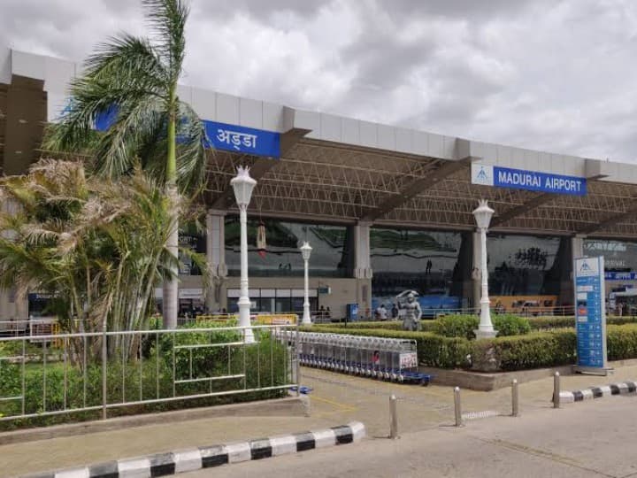 Madurai airport security guard handed over the gun to an unexpected explosion மதுரை விமான நிலையத்தில் திடீரென துப்பாக்கி வெடித்ததால் பரபரப்பு