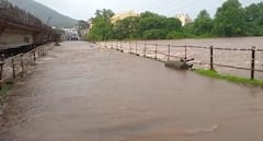 Rain Update : अंबा नदीवरील पुलावर पाणी,  वाकण-पाली वाहतूक बंद