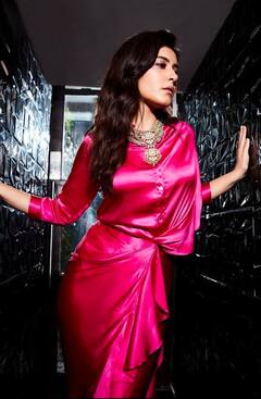 Actress Rashi Kanna : மினு மினுக்கும் ஆடையில் மிளிரும் ராஷி கண்ணாவின் க்ளிக்ஸ்..!