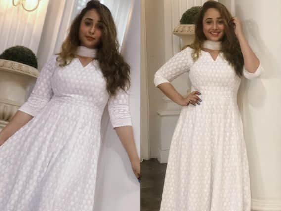 Rani Chatterjee Eid Look: व्हाइट सूट में अप्सरा सी खूबसूरत दिखीं रानी चटर्जी, सादगी के कायल हुए फैन्स Rani Chatterjee Eid Look: व्हाइट सूट में अप्सरा सी खूबसूरत दिखीं रानी चटर्जी, सादगी के कायल हुए फैन्स