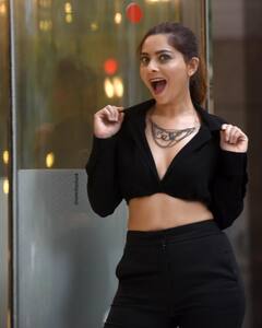 PHOTO : तुला पाहताच बाला...अप्सरेच्या नव्या लूकवर चाहते घायाळ!