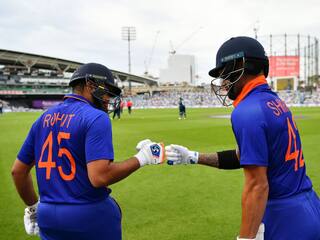 IND vs ENG: ਭਾਰਤ ਨੇ ਵਨਡੇ ਸੀਰੀਜ਼ ਦੇ ਪਹਿਲੇ ਮੈਚ 'ਚ ਇੰਗਲੈਂਡ ਨੂੰ ਬੁਰੀ ਤਰ੍ਹਾਂ ਹਰਾਇਆ, ਰੋਹਿਤ-ਬੁਮਰਾਹ ਨੇ ਜਿੱਤਿਆ ਦਿਲ