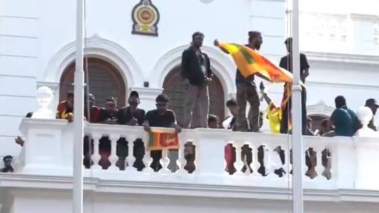 Sri Lanka Crisis Updates: Protesters breaks into PM's residence | ABP News