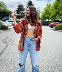 ਸਰਗੁਣ ਮਹਿਤਾ ਕ੍ਰੌਪ ਟਾਪ ਅਤੇ ਬਲੂ ਜੀਨਸ 'ਚ ਆਈ ਨਜ਼ਰ, ਤਸਵੀਰਾਂ ਨੇ ਇੰਟਰਨੈੱਟ ਦਾ ਚੜ੍ਹਾਇਆ ਪਾਰਾ