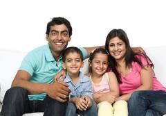 LIC Policy: তিনবার 'মানি ব্যাক'-এর পরেও হাতে আসবে ১৯ লক্ষ, ছোটদের জন্য এই পলিসি আনল LIC