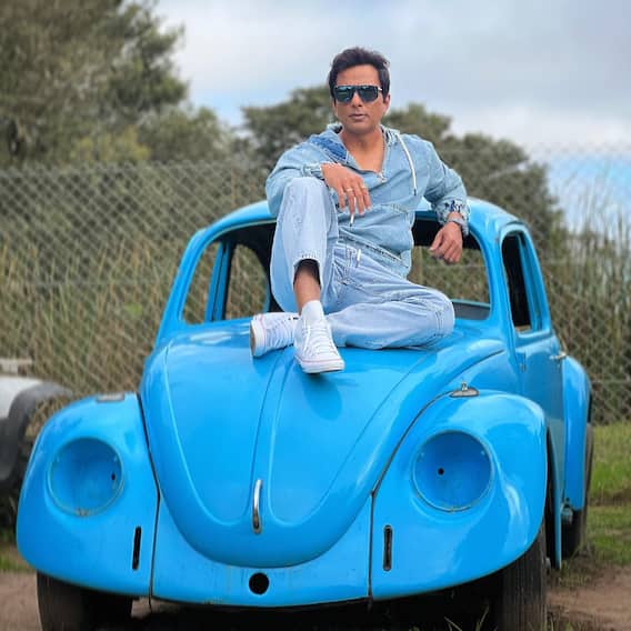 Sonu Sood Family Vacation: फैमिली संग वेकेशन पर दुबई पहुंचे सोनू सूद, इन क्यूट तस्वीरों ने जीता फैन्स का दिल