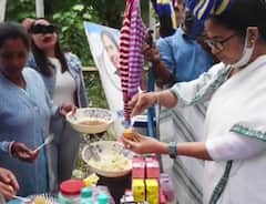 Mamata Banerjee Darjeeling Visit: పానీపూరి వద్దురా నాయనా అంటే, తయారు చేసి మరీ ఇచ్చిన సీఎం!