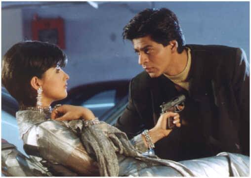 'बादशाह' फिल्म में शाहरुख खान (Shahrukh Khan) ने जासूस की भूमिका निभाई थी. जासूसी के साथ फिल्म में कॉमेडी का भी तड़का देखने को मिला था. फिल्म में शाहरुख के साथ ट्विंकल खन्ना और अमरीश पुरी नजर आए थे. इस फिल्म ने जहां बॉक्स ऑफिस पर शानदार प्रदर्शन किया तो वहीं इसके बाद से शाहरुख को बॉलीवुड का बादशाह कहा जाने लगा.