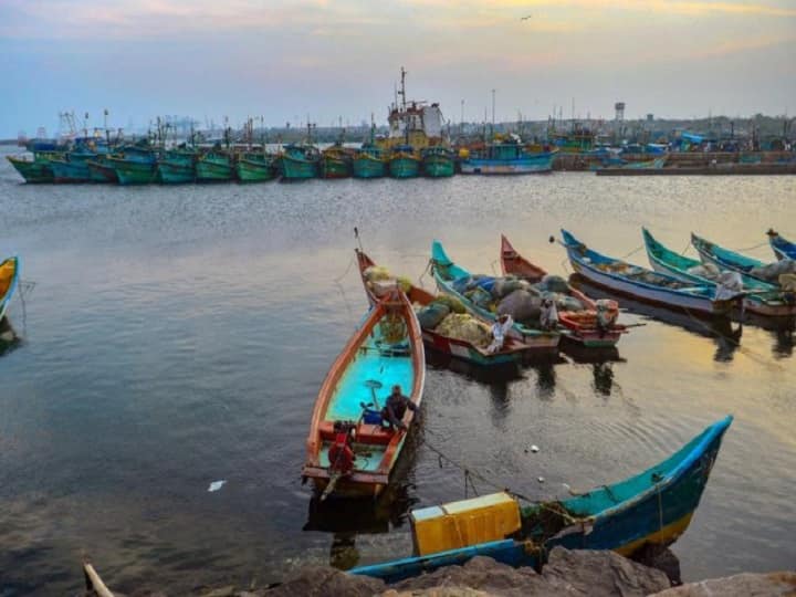 all concession cancelled for 25 fishermen by cuddalore fisheries department கடலூர்: சுருக்குமடி வலை விவகாரம்; 25 மீனவர்களுக்கு சலுகைகள் அனைத்தும் ரத்து - மீன் வளத்துறை அதிரடி