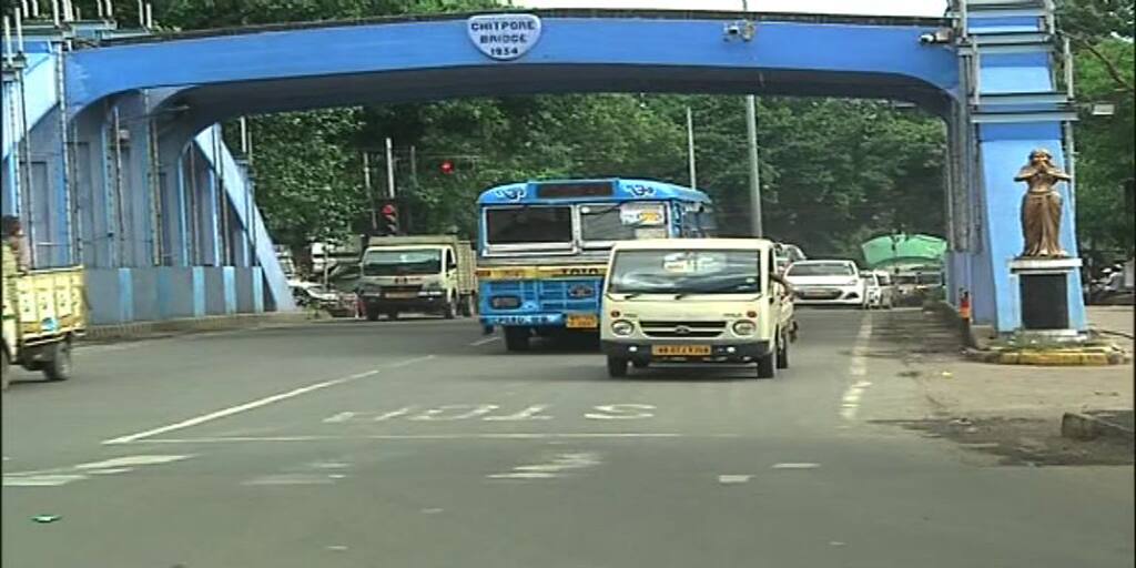 From today, heavy traffic on Chitpur railway overbridge has been completely stopped Chitpur Railway Overbridge: আজ থেকে চিত্‍পুর রেল ওভারব্রিজে বাসে যেতে পারবেন না, বিকল্প রুট কী?