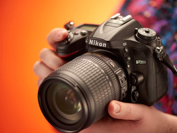 Nikkei Says Nikon to Stop Making DSLRs Cameras Focus on Mirrorless Models Nikon To Exit SLR Camera Business Amid Growing Competition From Smartphones: Report
