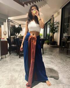 Malavika Mohanan Veshti : வேஷ்டியில் மாளவிகா மோகன்: வைரலாகும் புகைப்படங்கள்...