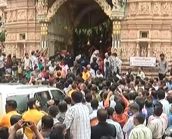 Ahmedabad:કાલુપુર સ્વામિનારાયણ મંદિરમાં ગુરુપૂર્ણિમા નિમીત્તે ઉમટ્યું ભક્તોનું ઘોડાપૂર