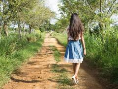 Crime News: નશીલો પદાર્થ સુંઘાડીને સગીરાને બેભાન કરી લઈ ગયા જંગલમાં, બનાવ્યો અશ્લીલ વીડિયો ને પછી...