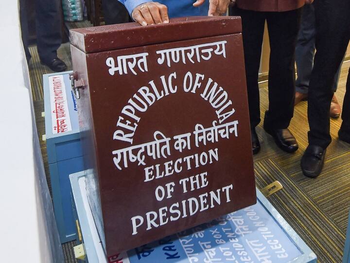 Raipur Chhattisgarh team of Election Commission of India reach today with material of Presidential election Presidential Election: आज Raipur पहुंचेगी राष्ट्रपति चुनाव की सामग्री, हवाई जहाज में मतपेटी के लिए भी बुक की गई सीट