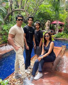 Sonu Sood Family Vacation: फैमिली संग वेकेशन पर दुबई पहुंचे सोनू सूद, इन क्यूट तस्वीरों ने जीता फैन्स का दिल