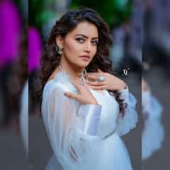 PHOTO : परी म्हणू की सुंदरा... सोनाली पाटीलच्या लूकवर खिळल्या साऱ्यांच्या नजरा!