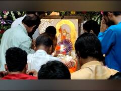 Solapur : गुरुपौर्णिमानिमित्त अक्कलकोटमध्ये भाविकांची मांदियाळी; स्वामी समर्थ्यांच्या दर्शनासाठी भर पावसात लोकांची गर्दी