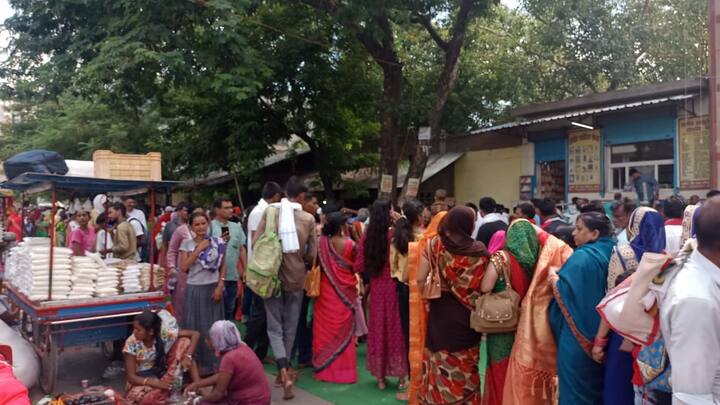 अब क्रींकुण्ड के महत्व को भी जान लीजिए – ये संत की स्थली काशी की गुरु परम्परा को दर्शाती है. कहा जाता है कि यहां के कुंड का जुड़ाव सीधे गंगा से है और यहां स्नान से कष्ट दूर होते हैं.