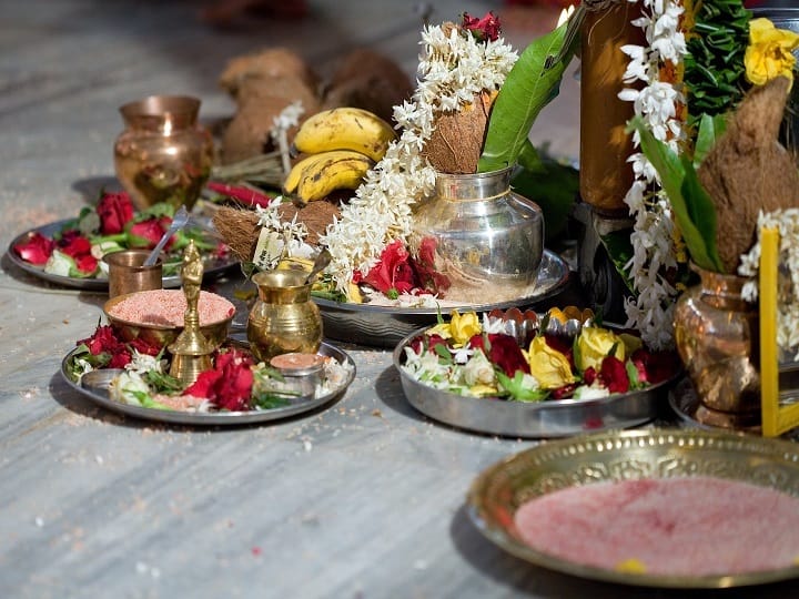 Guru Poornima 2022 - Overcome financial problem, Donate gram dhal to needy Guru Poornima 2022 : இன்று குரு பூர்ணிமா.. எதையெல்லாம் செய்து வழிபடுவது சிறப்பு?