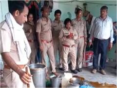 Amroha News: गांव की महिलाओं ने छेड़ी मुहिम तो खुली विभाग की नींद, रेड में अवैध शराब बरामद, दो गिरफ्तार