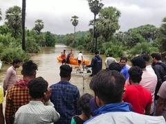 Sukma News: सुकमा में झमाझम बारिश की वजह से नदी नाले उफान पर, नेशनल हाइवे बना नदी, लोगो को हो रही परेशानी