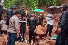 Vasai Landslide: महाराष्ट्र के पालघर जिले के वसई में भूस्खलन, पिता-पुत्री की मौत, सामने आई हादसे की ऐसी तस्वीरें