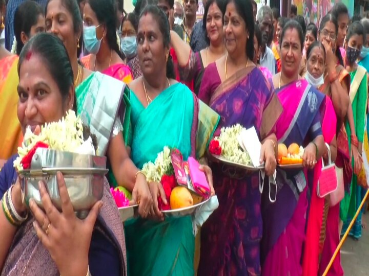 Karaikal Mangani Festival: காரைக்கால் மாங்கனி திருவிழா -   மாங்கனிகளை இறைத்து வேண்டுதலை நிறைவேற்றிய பக்தர்கள்