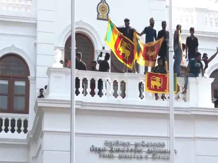 Amidst heavy turmoil in Sri Lanka, US Embassy suspends consular services for 2 days Sri Lanka Crisis: श्रीलंका में भारी उथल-पुथल के बीच अमेरिकी दूतावास ने 2 दिनों के लिए कांसुलर सेवाएं रद्द कीं