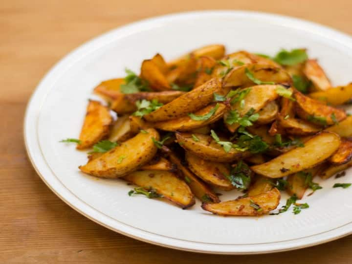 Quick Recipes Make Spiral Potato like Market at Home, Learn Quick and Tasty Recipes Quick Recipe: घर पर ही बनाएं मार्केट जैसे स्पाइरल पोटैटो, जानें क्विक एंड टेस्टी रेसिपी